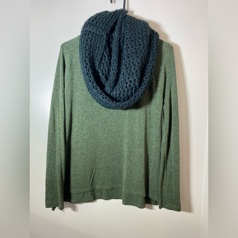 Women’s Green/Black Winter Outfit Bundle—Medium